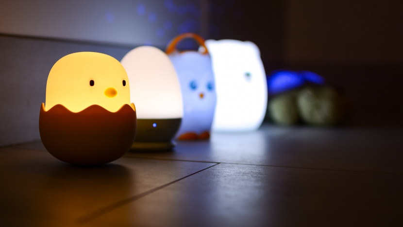 Our review includes a variety of night light styles from high-tech to projection. There is sure to be a night light here that will meet you and your baby's needs.